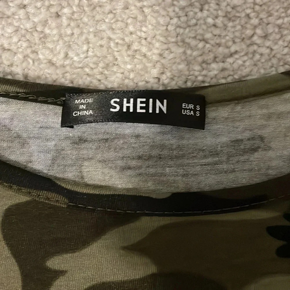 Camo SHEIN crop top size small‎ - Picture 2 of 4